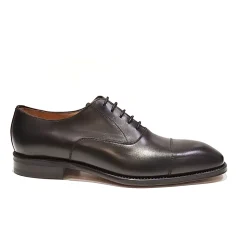 Klassischer schwarzer Boxcalf-Schuh mit Zehenkappe