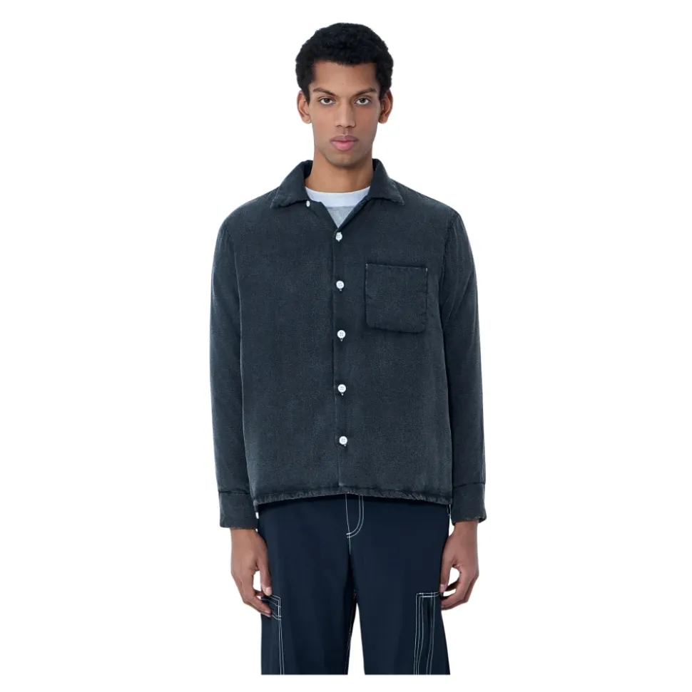 Locker geschnittenes Button-Down-Hemd