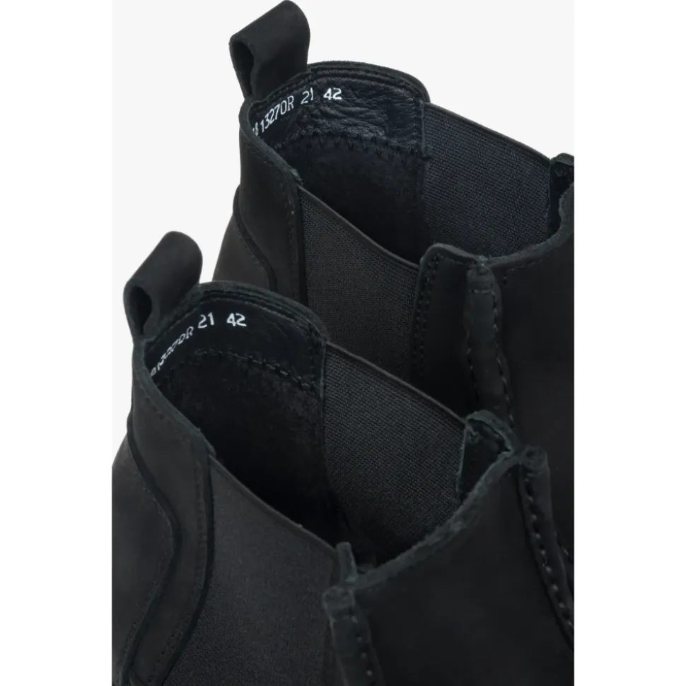 Low Chelsea Boots