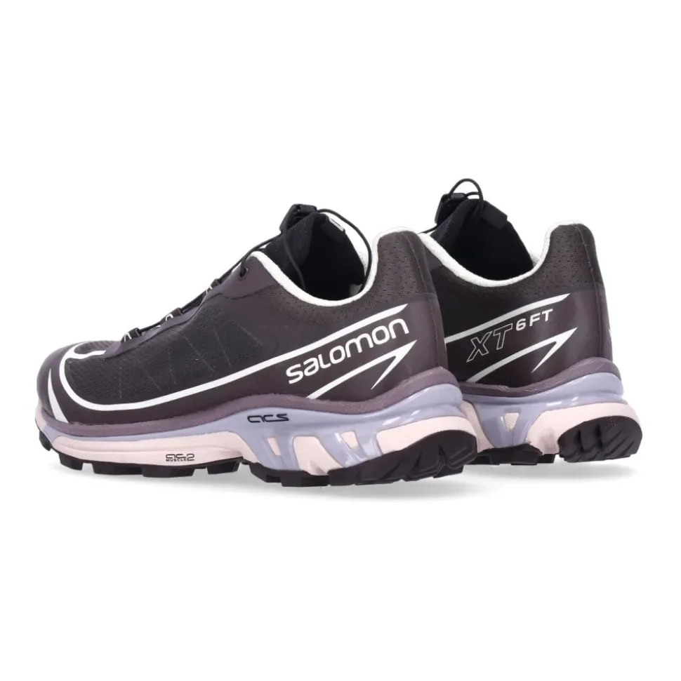 Low-Top Sneaker