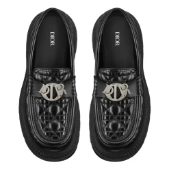 Luxuriöse Lederloafer mit Charme-Schnalle
