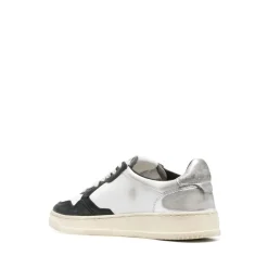Medalist Low Sneaker