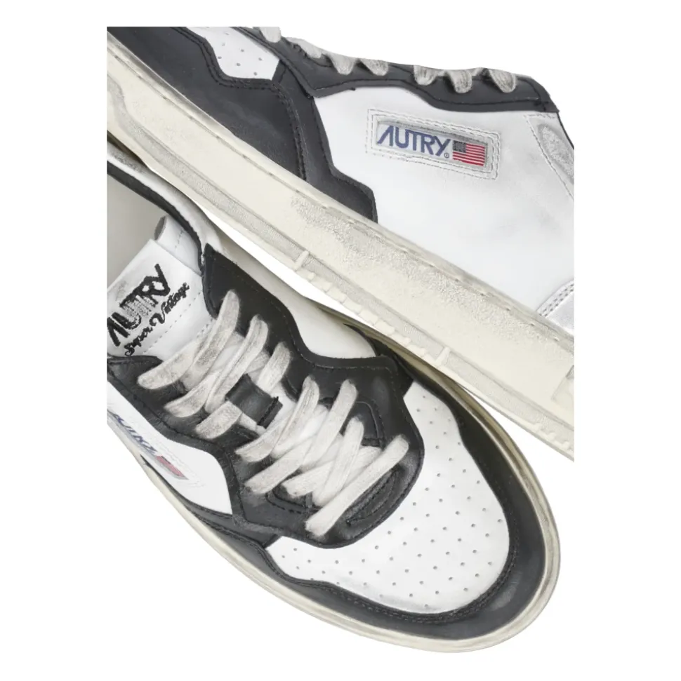 Medalist Low Sneaker