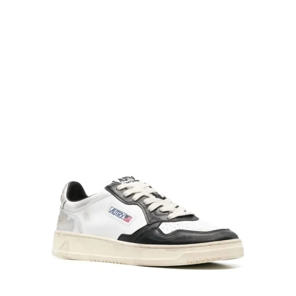 Medalist Low Sneaker