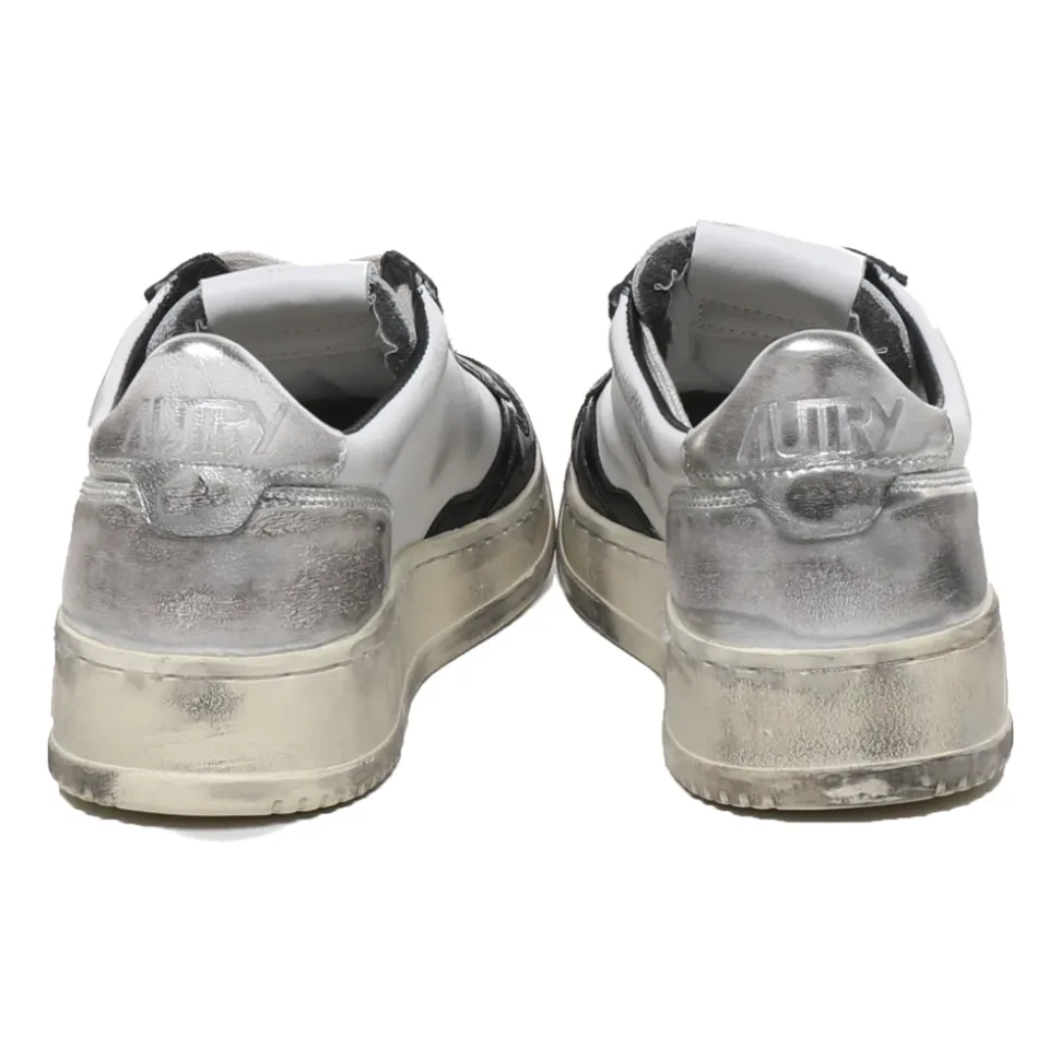 Medalist Low Sneaker