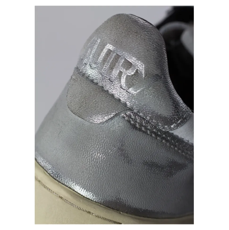Medalist Low Sneaker