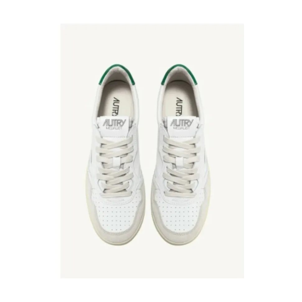 Medalist Low Sneakers
