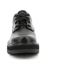 Niedrige Top Outrival Sneakers