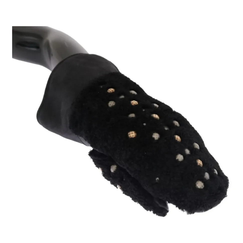 Nietenbesetzte Lammfellhandschuhe
