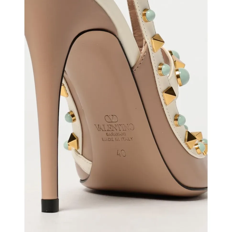 Nietenbesetzte Leder-Pumps