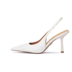 Off white Pumps auf einem schlanken Stiletto mit einem quadratischen Absatz