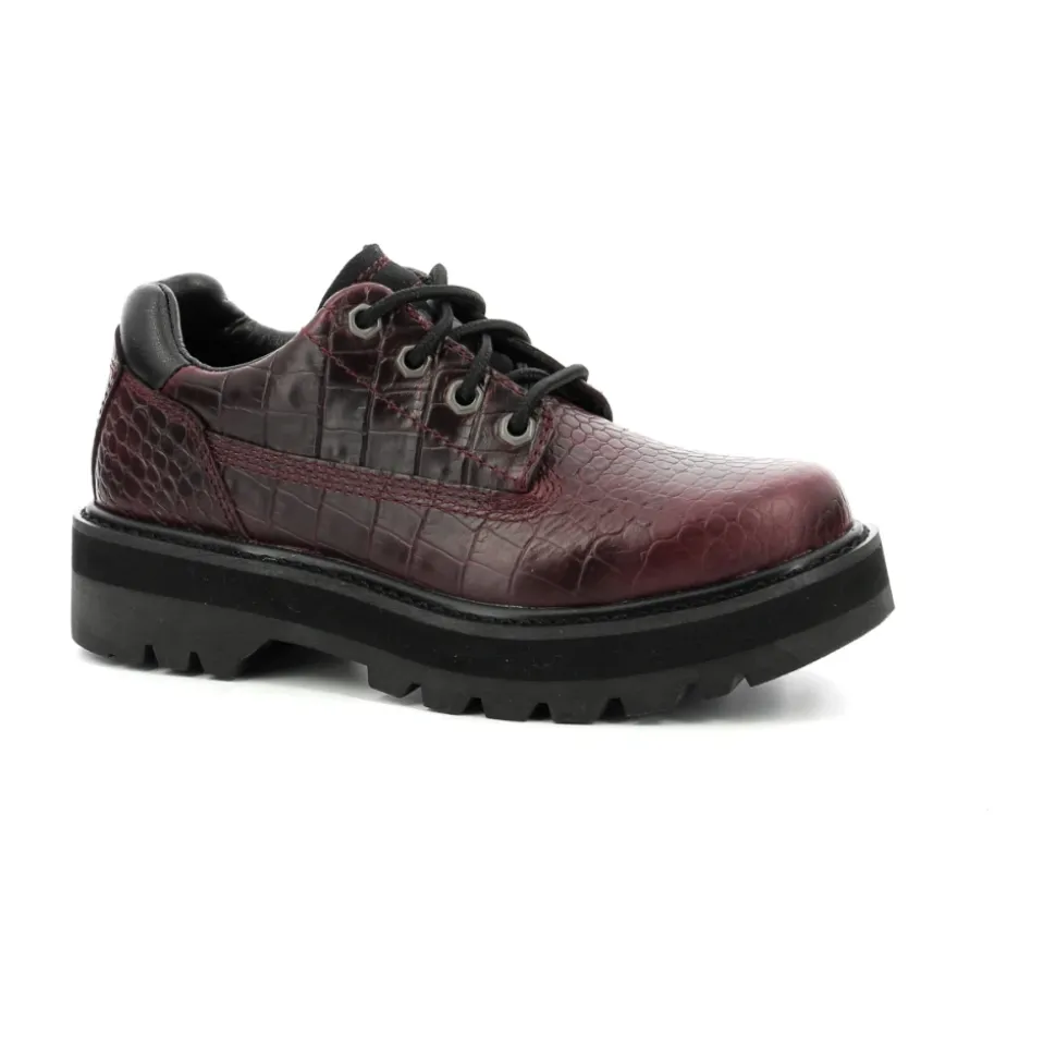 Outrival Low Top Sneakers