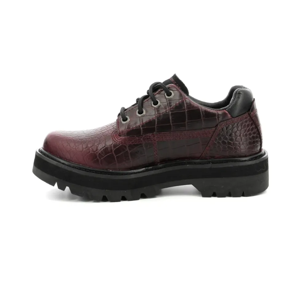 Outrival Low Top Sneakers