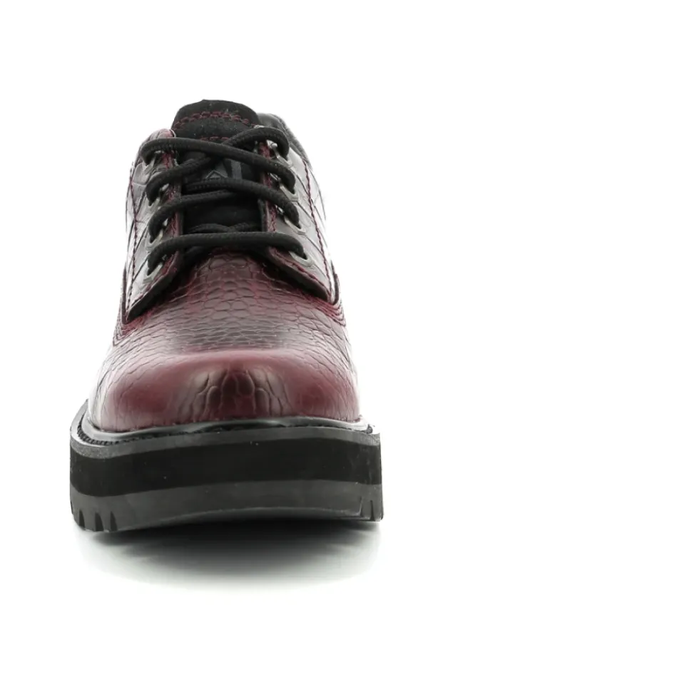 Outrival Low Top Sneakers