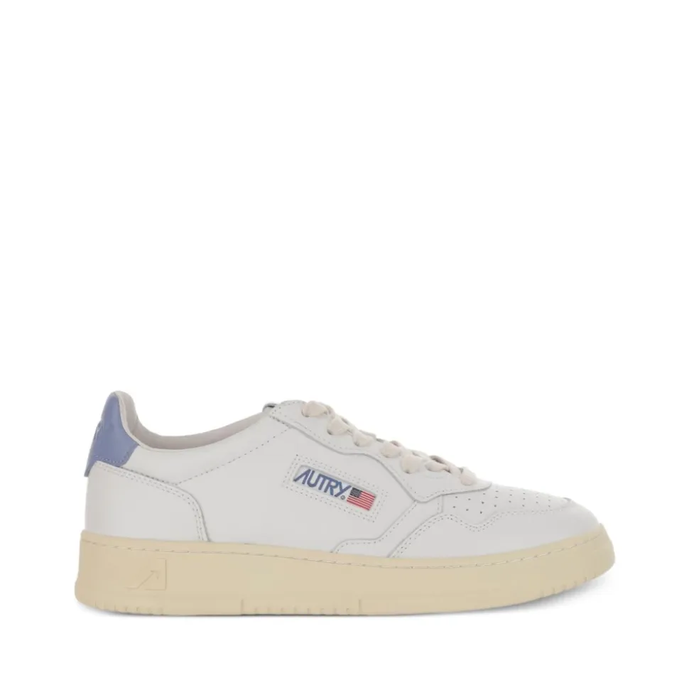 Perforierte Ledersneakers Blauer Akzent
