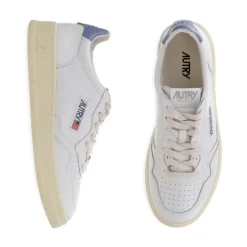 Perforierte Ledersneakers Blauer Akzent
