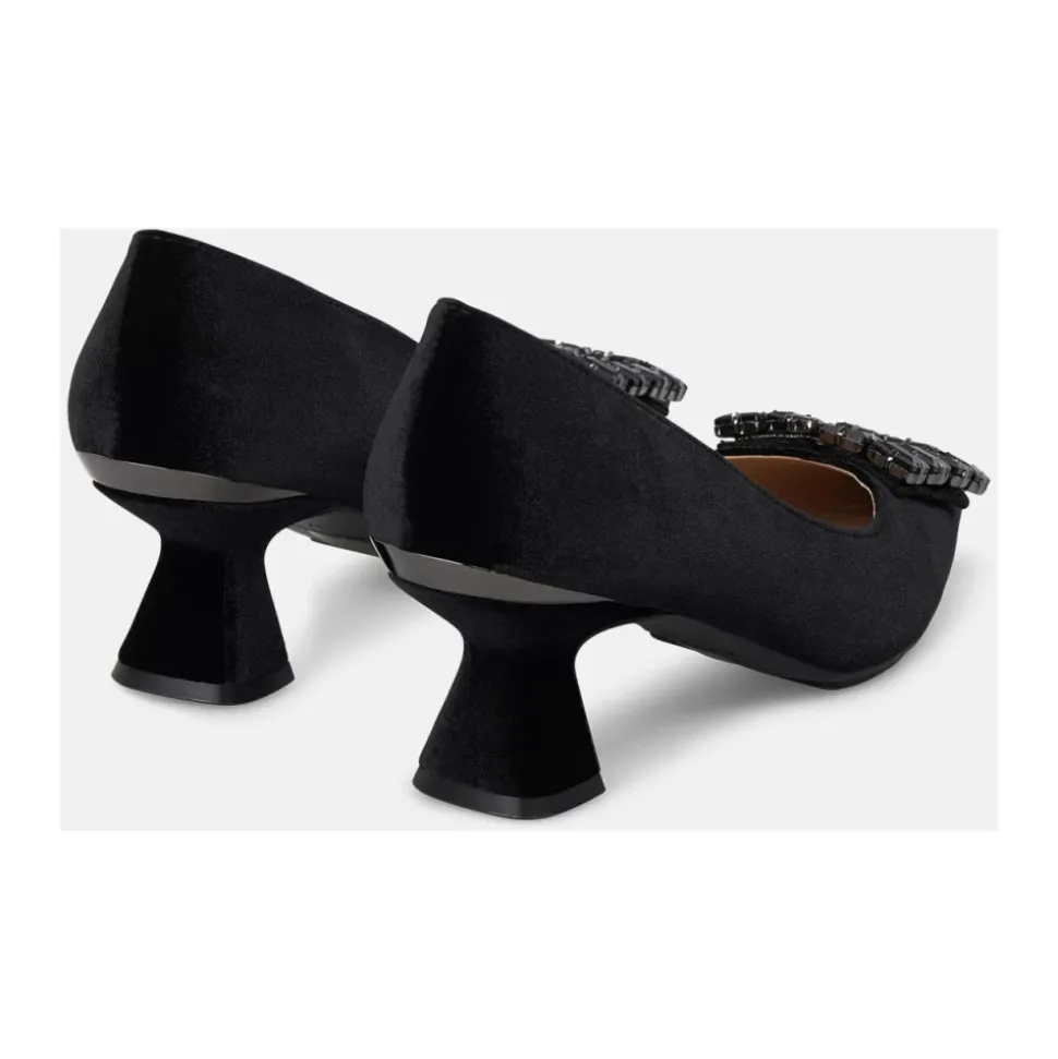 Pumps mit eckiger Spitze