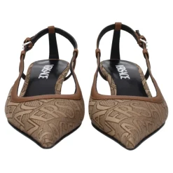 Pumps mit Stoff-Absatz