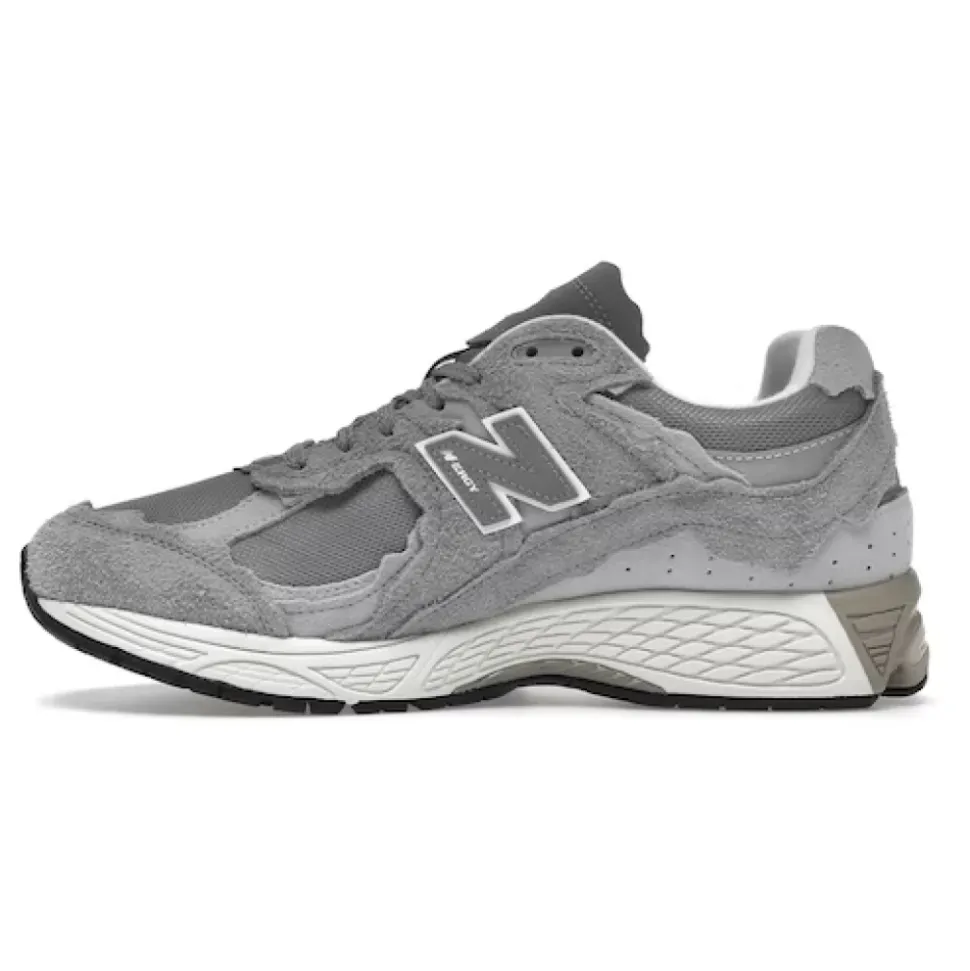 2002R Protection Pack Grey Sneakers
