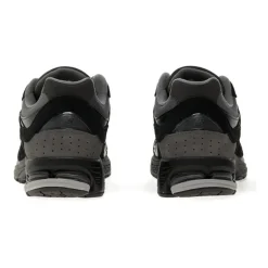 2002R Sneakers