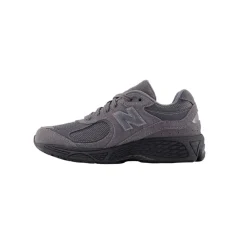 2002R Sneakers