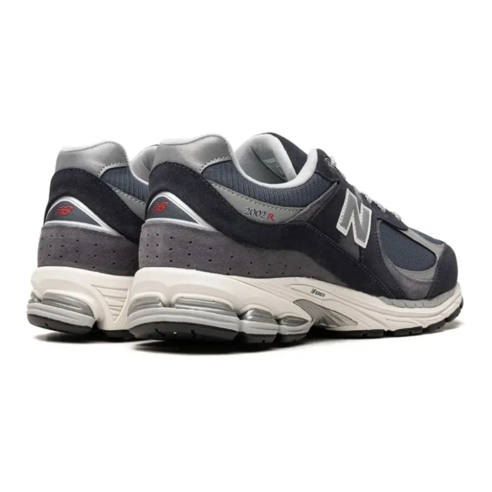 2002R Sneakers