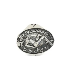 Ring aus Sterlingsilber mit graviertem Motiv