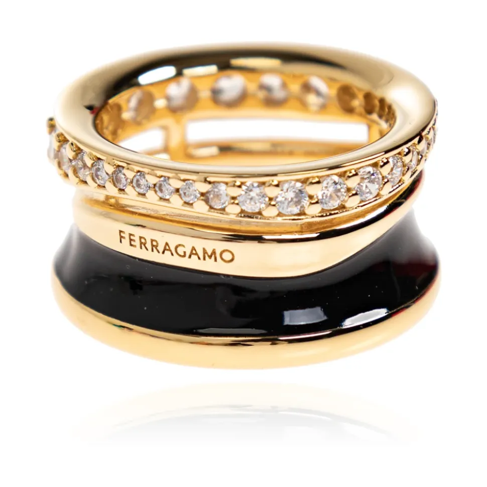Ring mit schimmerndem Kristall