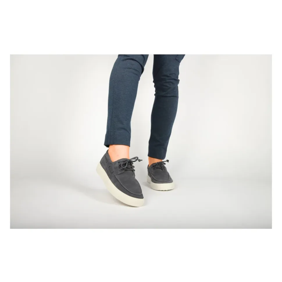 Ruby Agwe Sneaker