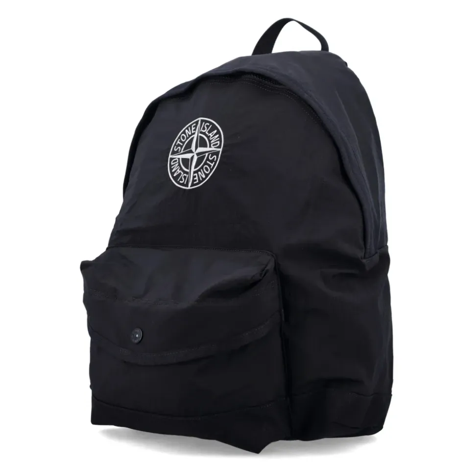 Rucksack mit gepolsterten Trägern und Taschen