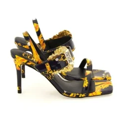 Sandalen mit Absatz