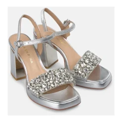 Sandalen mit breitem Strassriemen
