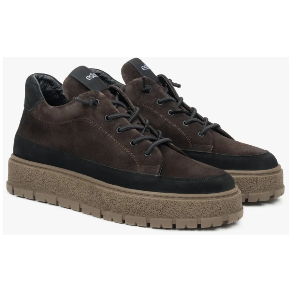 Sattelbraune High-Top Sneakers