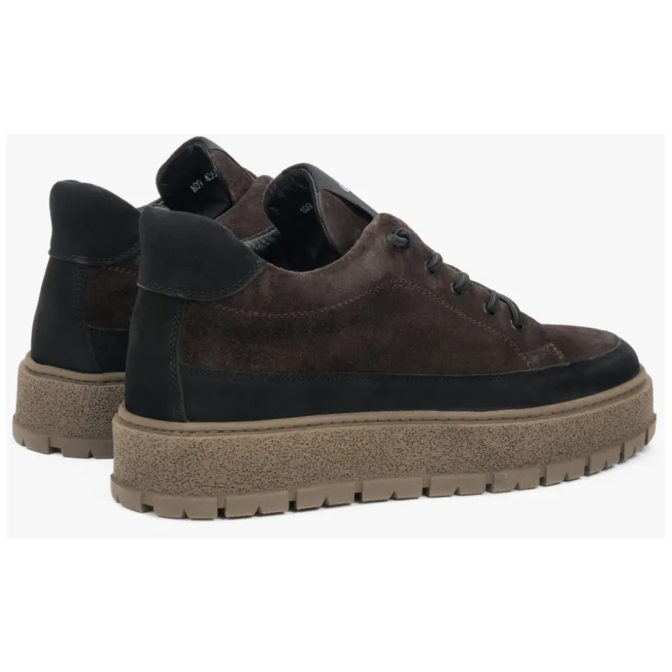 Sattelbraune High-Top Sneakers