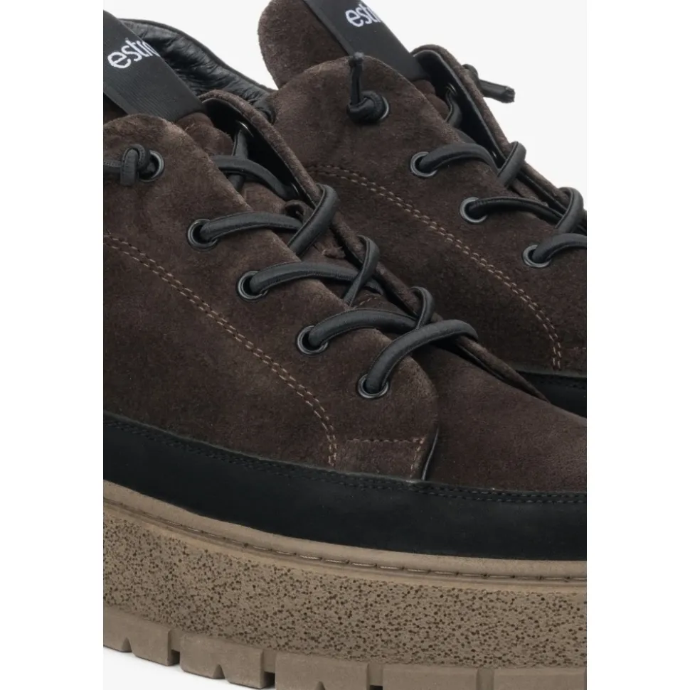 Sattelbraune High-Top Sneakers