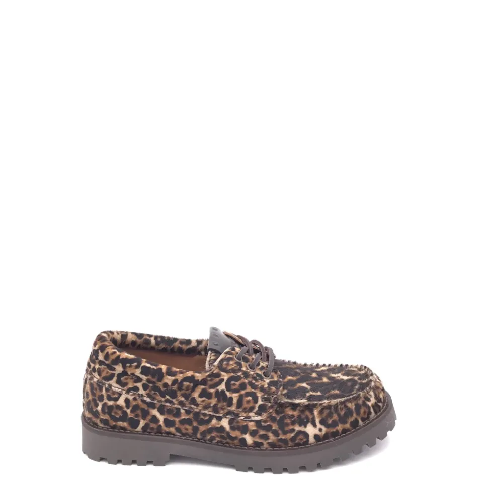 Scarpa allaccita tipo barca