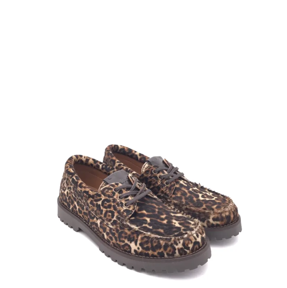 Scarpa allaccita tipo barca