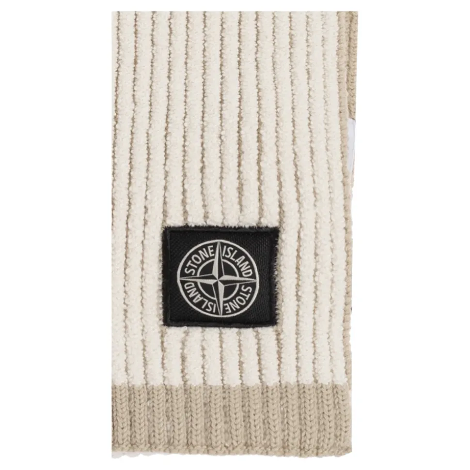 Schal mit Logopatch