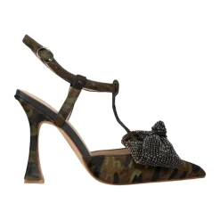 Scharfer hoher Absatzschuh mit Schleife