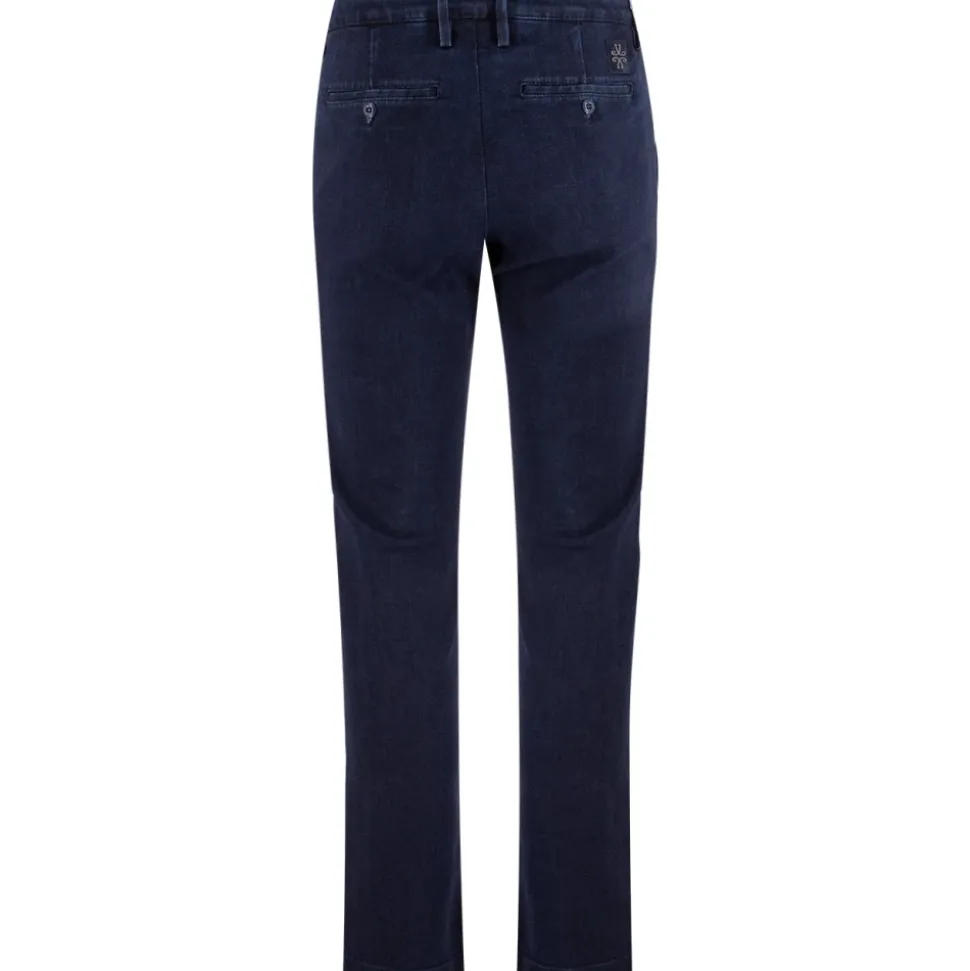 Schmal geschnittene Karotten-Jeans in Cropped-Länge