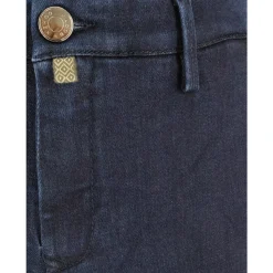 Schmal geschnittene Karotten-Jeans in Cropped-Länge