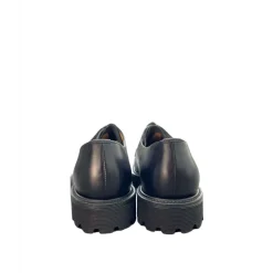 Schnürschuhe