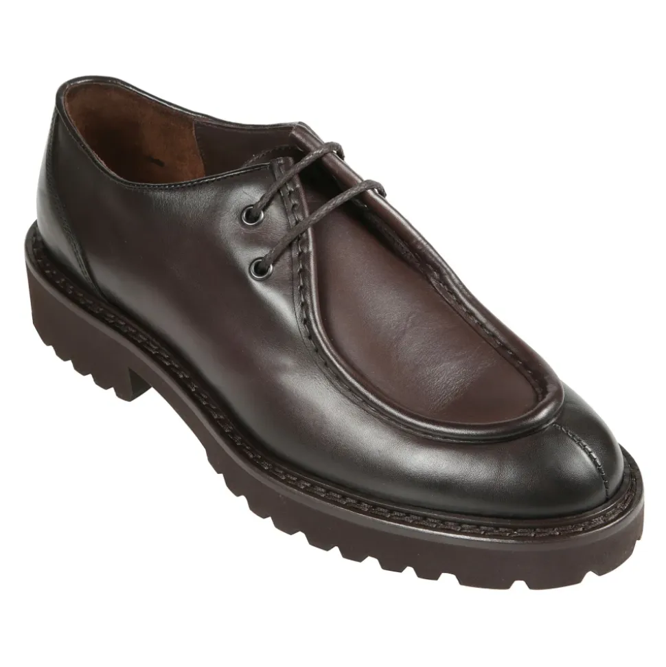 Schnürschuhe