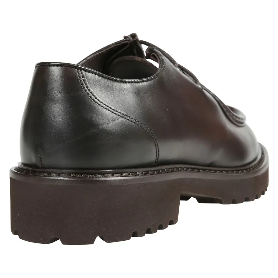 Schnürschuhe