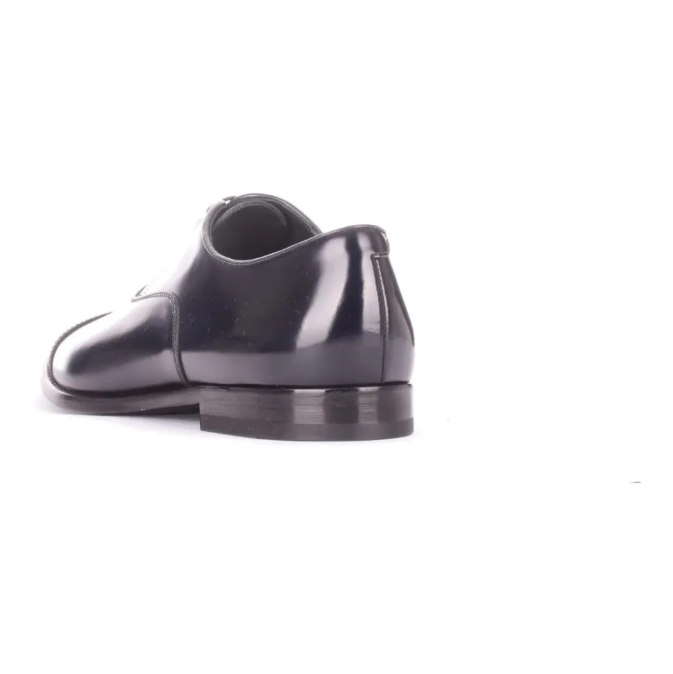 Schnürschuhe