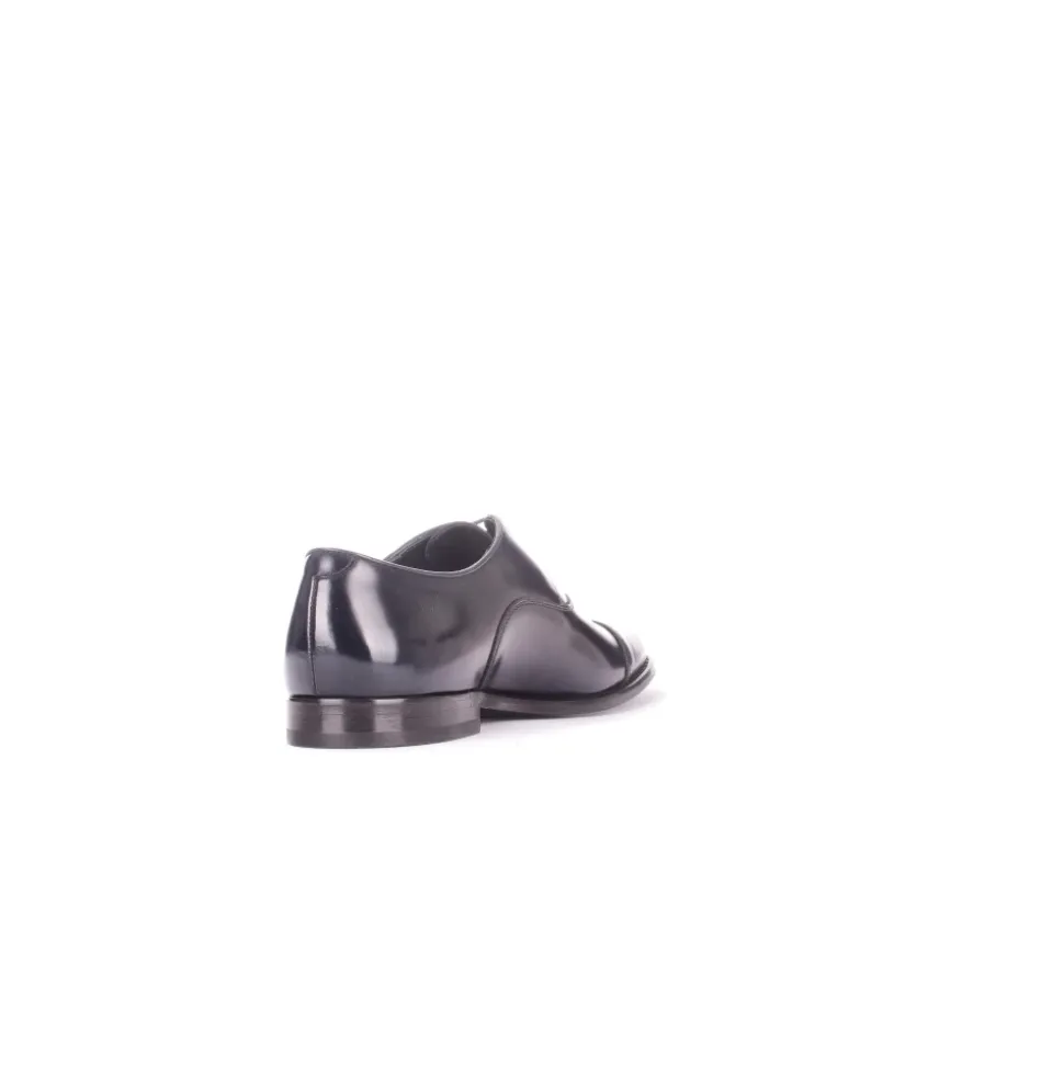 Schnürschuhe