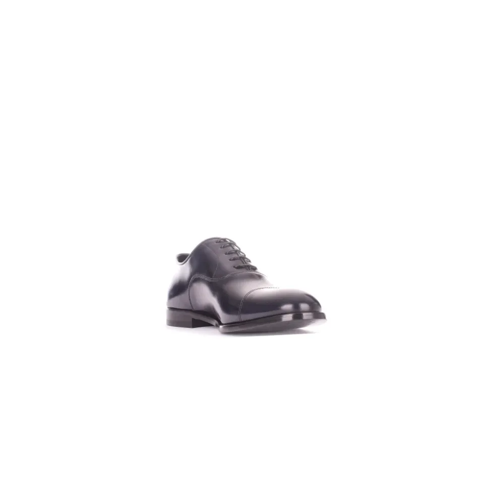 Schnürschuhe