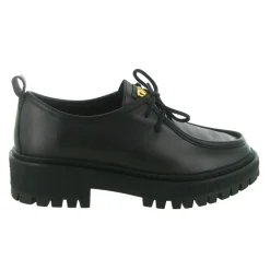 Schnürschuhe