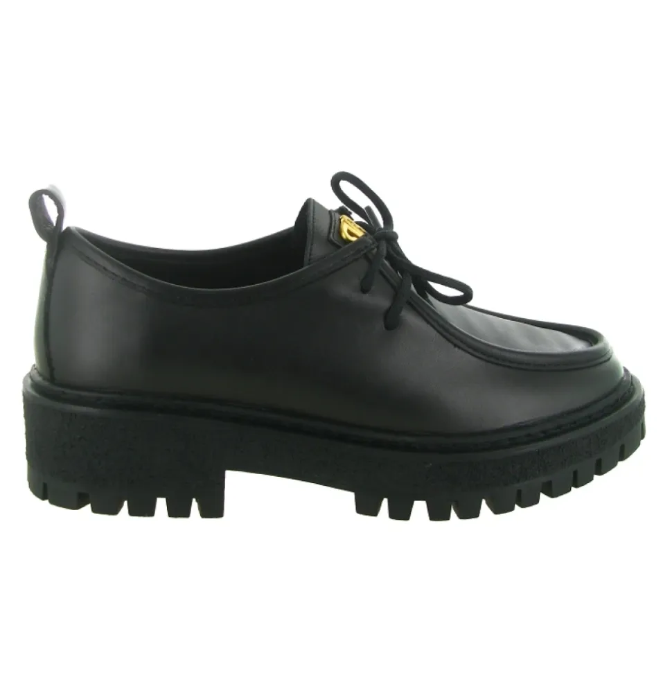 Schnürschuhe