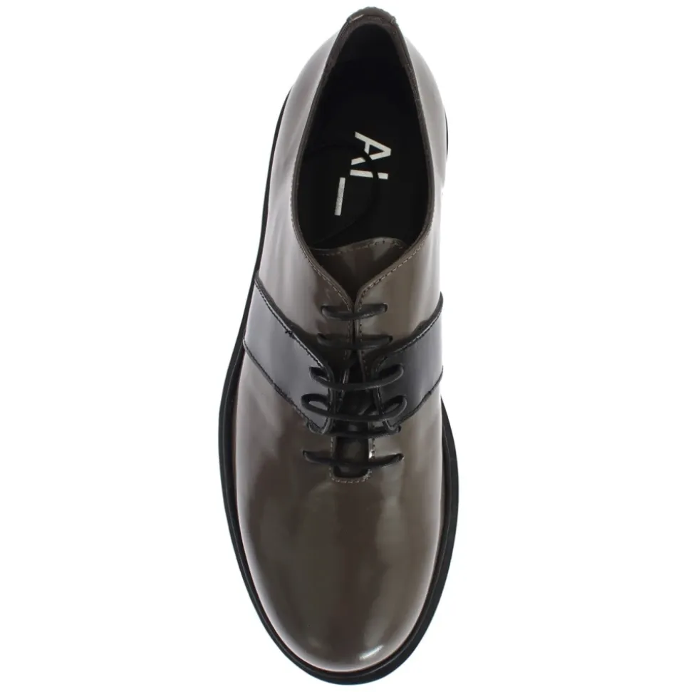 Schnürschuhe